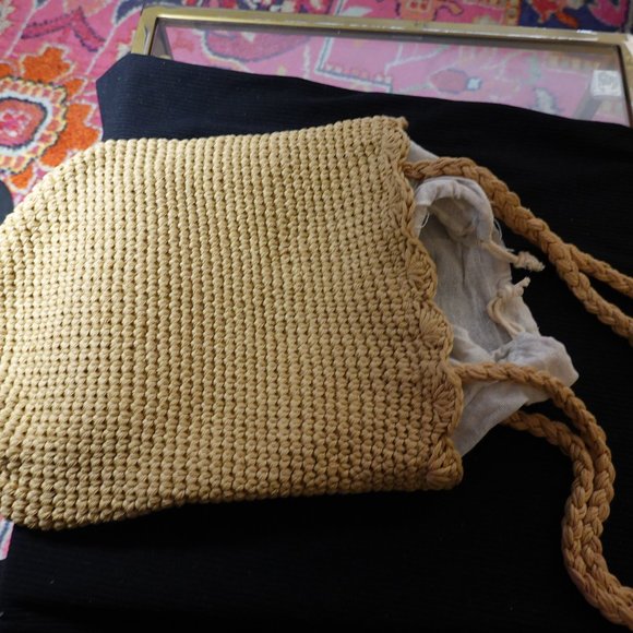 Crochet Bucket Shoulder Bag (NWT) - Picture 5 of 13